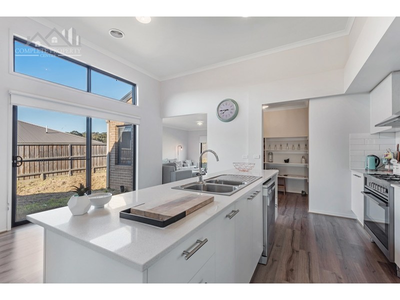 11 Yattarna Court, Broadford VIC 3658