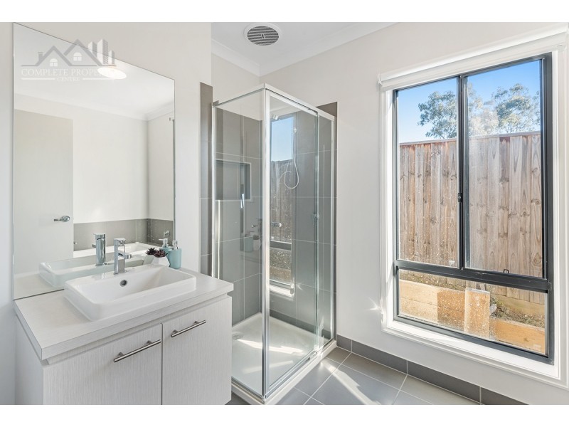 11 Yattarna Court, Broadford VIC 3658