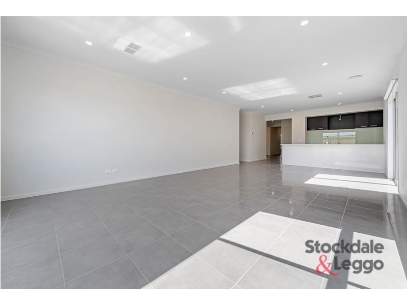 29 Latchford Drive, Mickleham VIC 3064