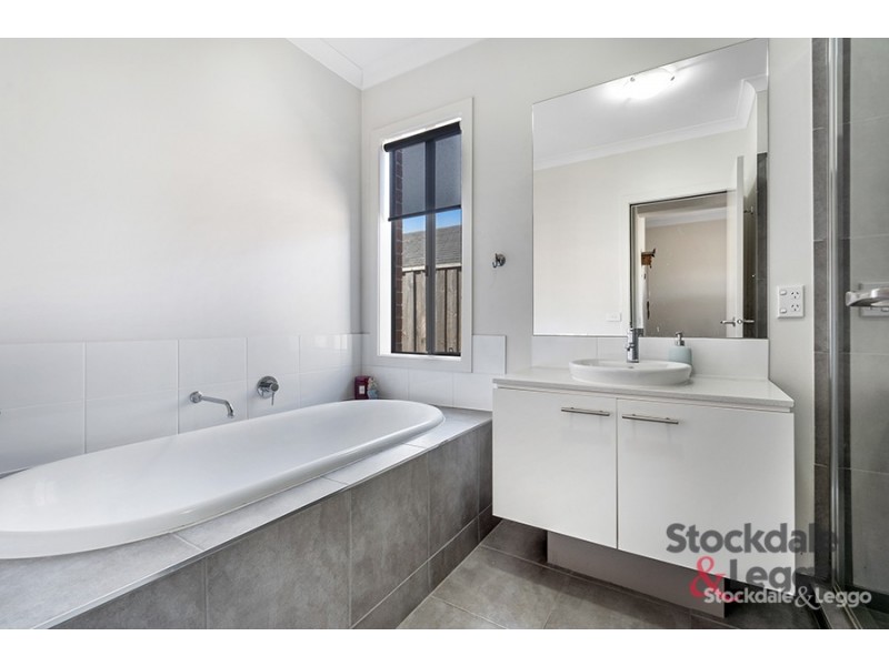 21 Palladium Circle, Beveridge VIC 3753