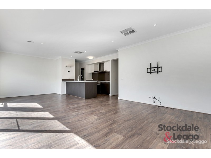 88 Bluebell Drive, Craigieburn VIC 3064