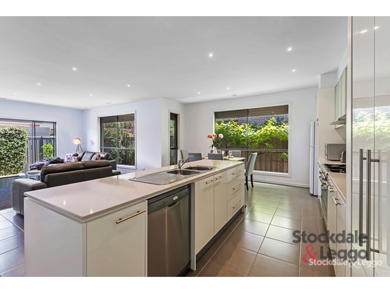 7 Meadow Street, Craigieburn VIC 3064