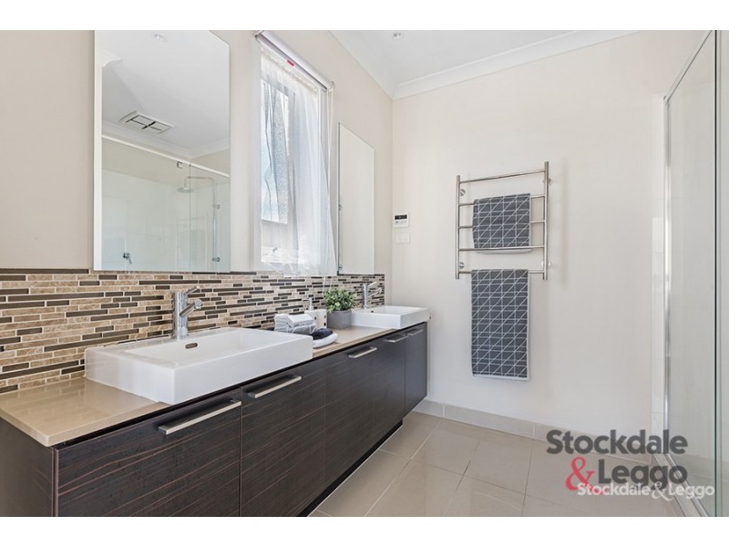 11 Riberry Street, Craigieburn VIC 3064