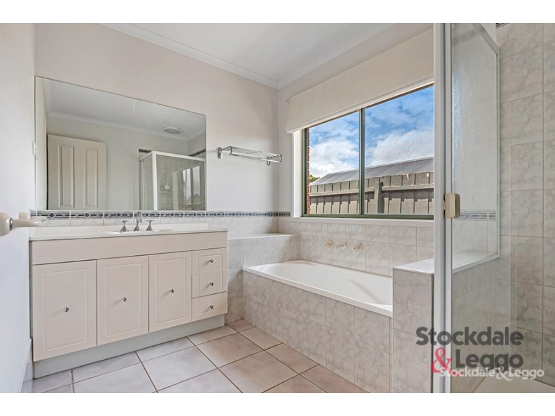29 Curtis Avenue, Sunbury VIC 3429
