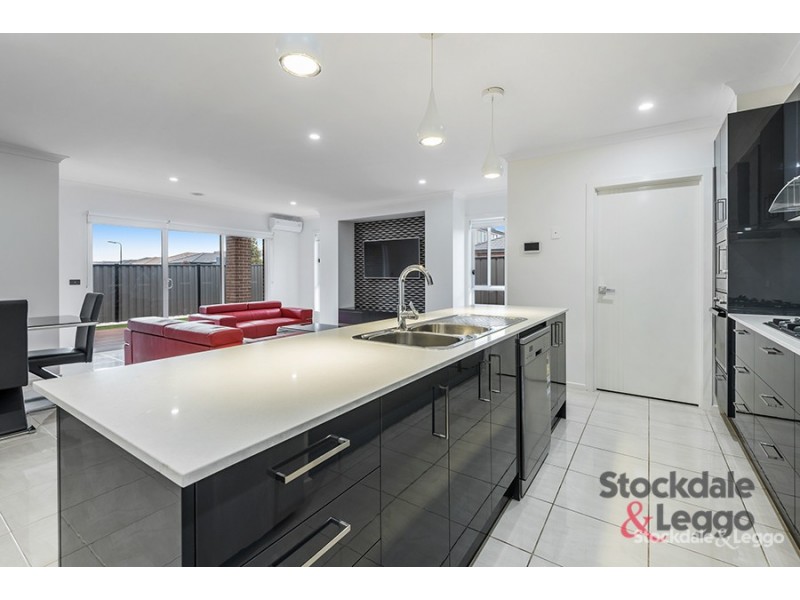 59 Peppertree Parade, Craigieburn VIC 3064