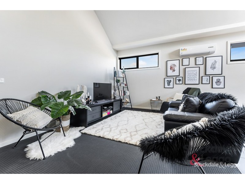 12/24 Healesville Loop, Craigieburn VIC 3064