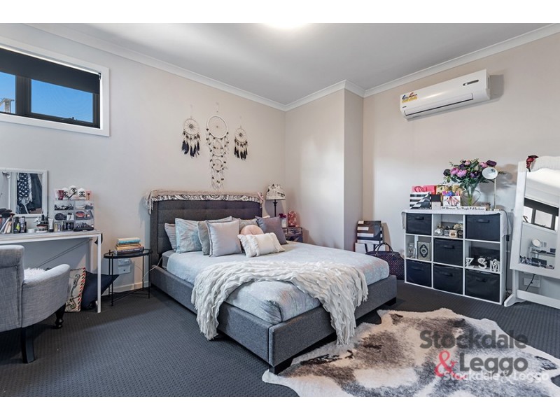 12/24 Healesville Loop, Craigieburn VIC 3064