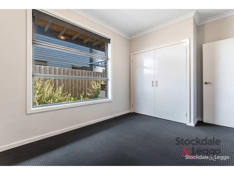 12/24 Healesville Loop, Craigieburn VIC 3064