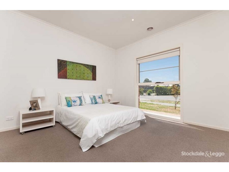 5 Basingstoke Retreat, Craigieburn VIC 3064