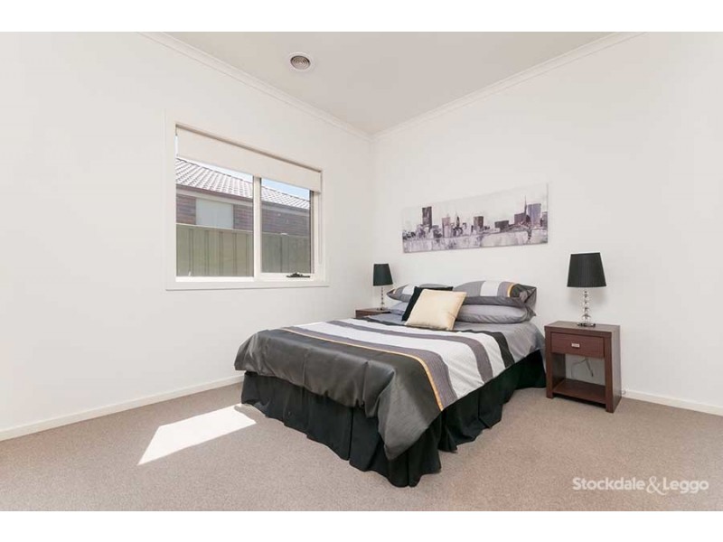 5 Basingstoke Retreat, Craigieburn VIC 3064