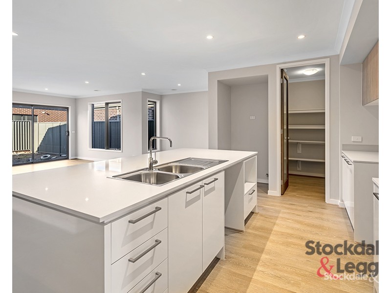 17 Mottlecah Circuit, Craigieburn VIC 3064