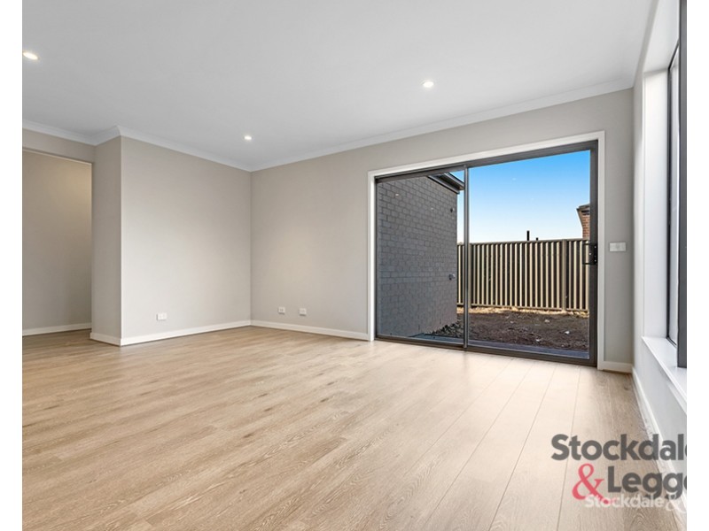 17 Mottlecah Circuit, Craigieburn VIC 3064