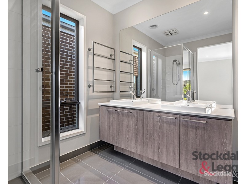 17 Mottlecah Circuit, Craigieburn VIC 3064