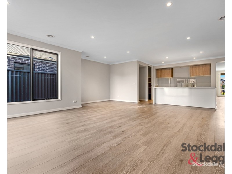 17 Mottlecah Circuit, Craigieburn VIC 3064