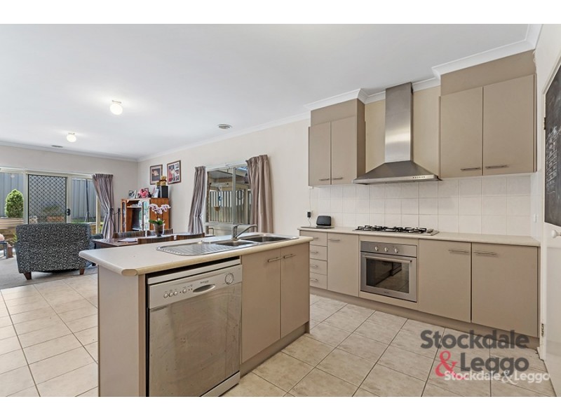 23 Elsternwick Way, Craigieburn VIC 3064