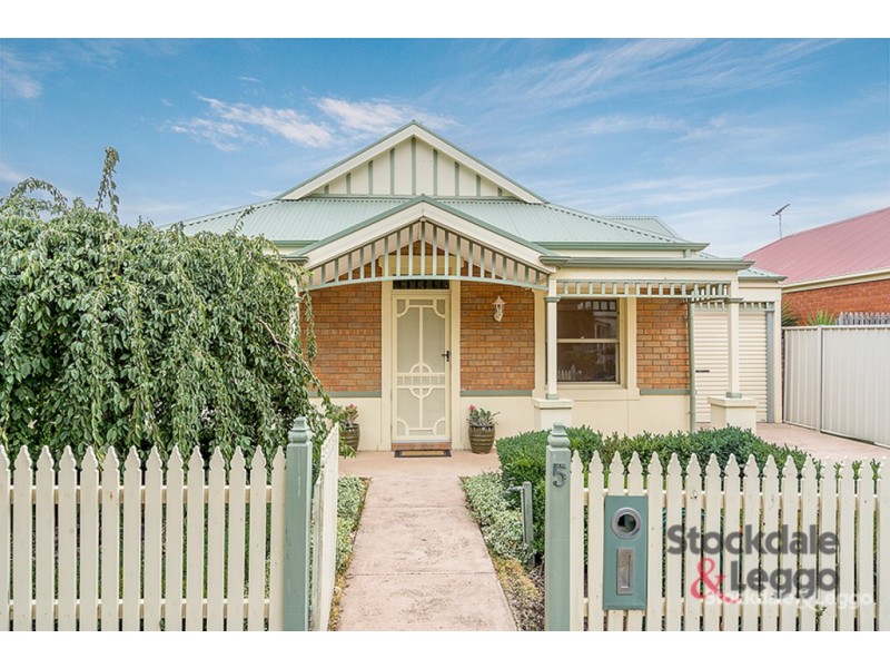 5 Parkstone View, Craigieburn VIC 3064