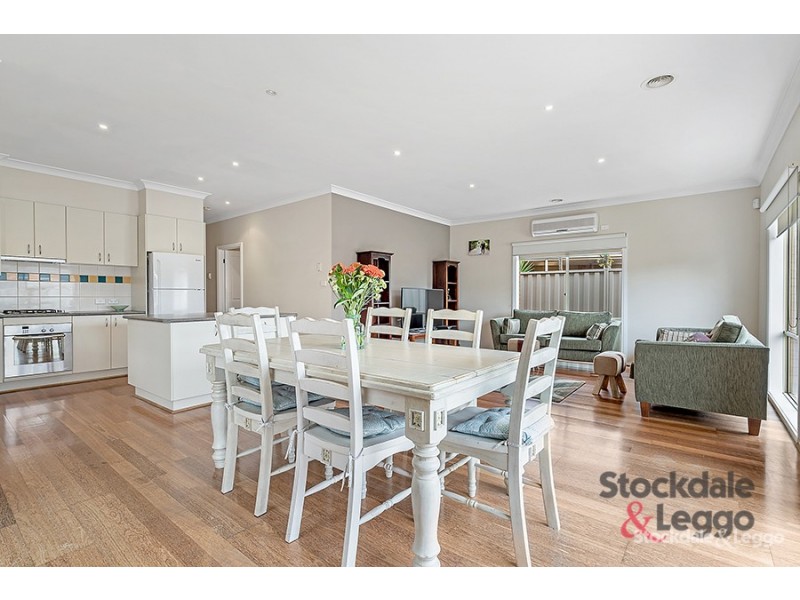 5 Parkstone View, Craigieburn VIC 3064