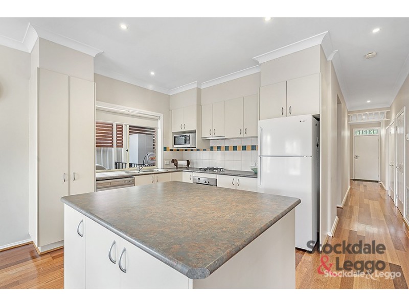 5 Parkstone View, Craigieburn VIC 3064