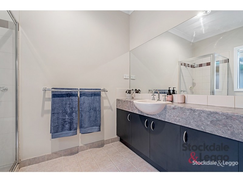 5 Parkstone View, Craigieburn VIC 3064