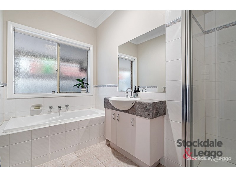 5 Parkstone View, Craigieburn VIC 3064