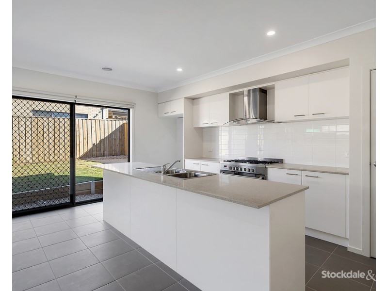8 Welland Drive, Mickleham VIC 3064