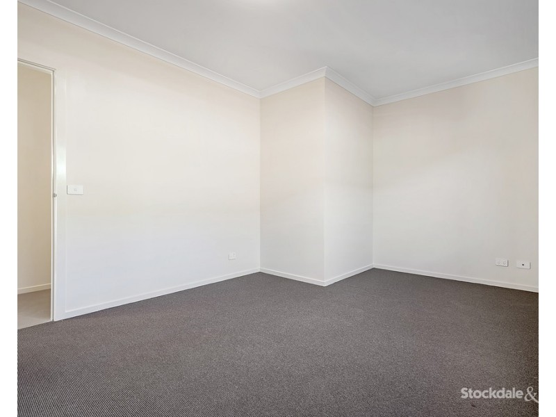 8 Welland Drive, Mickleham VIC 3064