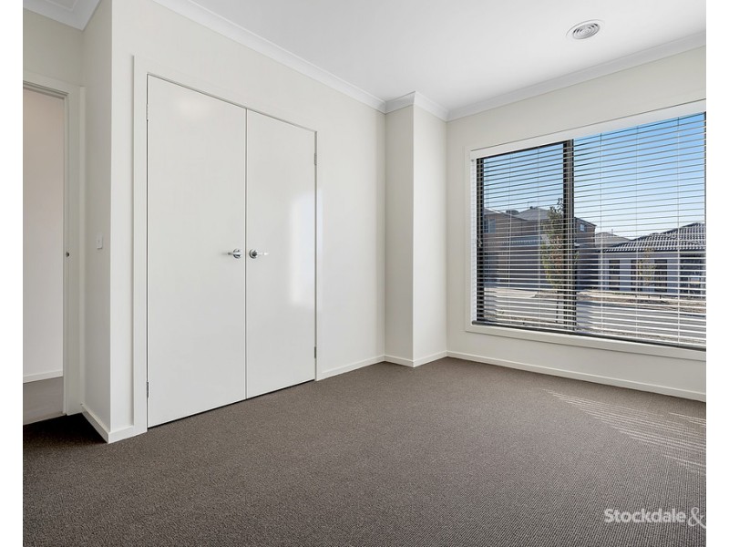 8 Welland Drive, Mickleham VIC 3064