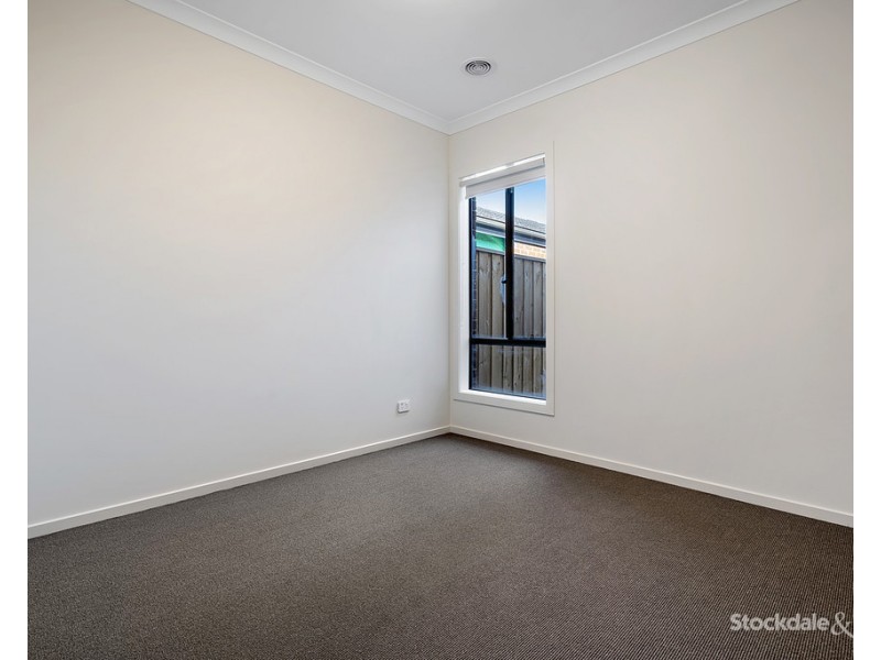 8 Welland Drive, Mickleham VIC 3064