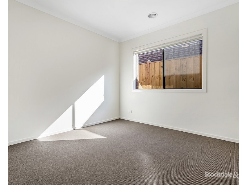 8 Welland Drive, Mickleham VIC 3064