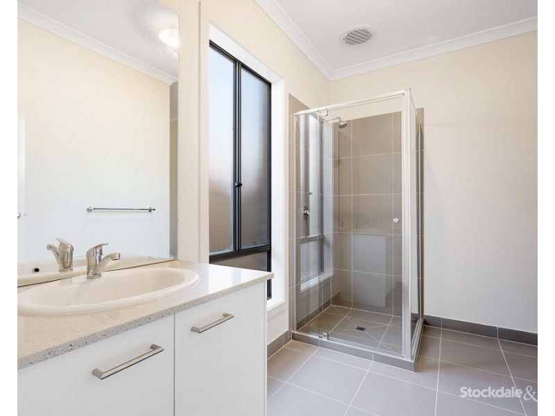 8 Welland Drive, Mickleham VIC 3064