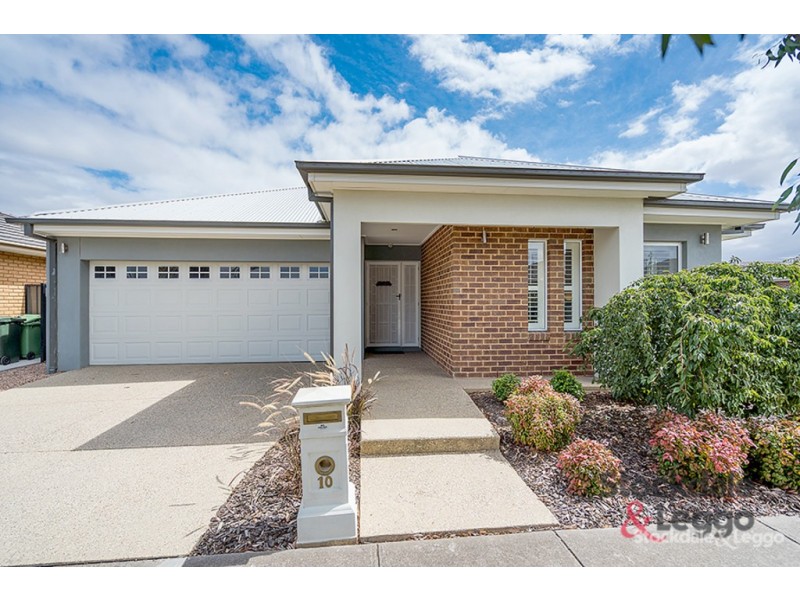 10 Waterway Street, Craigieburn VIC 3064