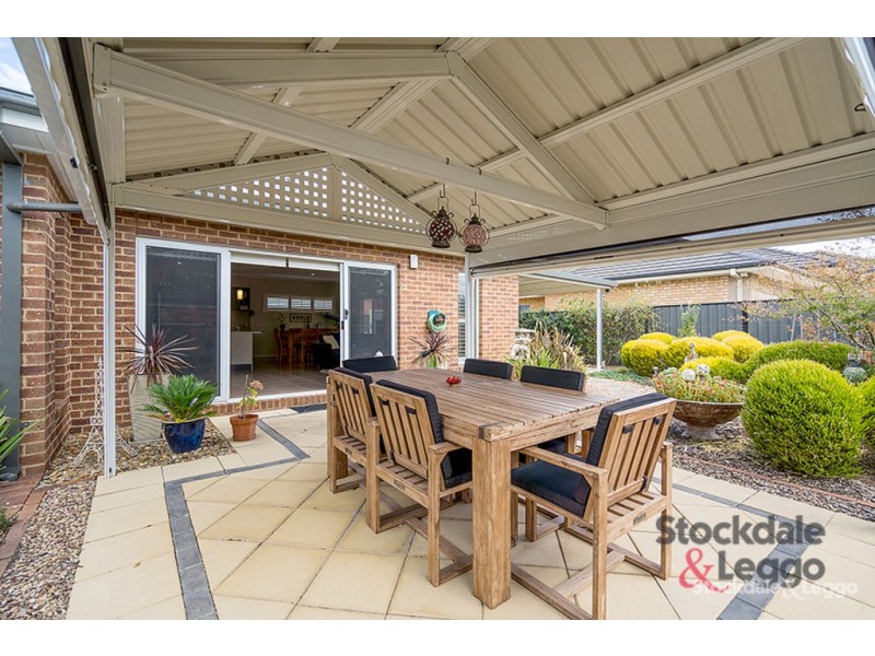 10 Waterway Street, Craigieburn VIC 3064