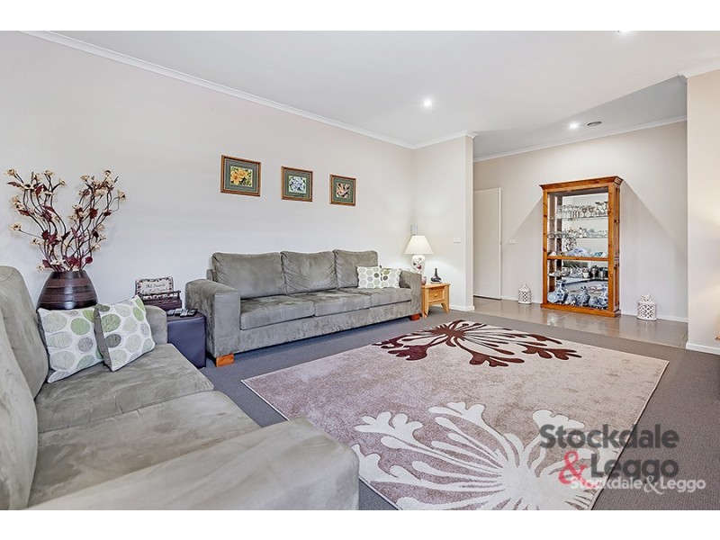 10 Waterway Street, Craigieburn VIC 3064