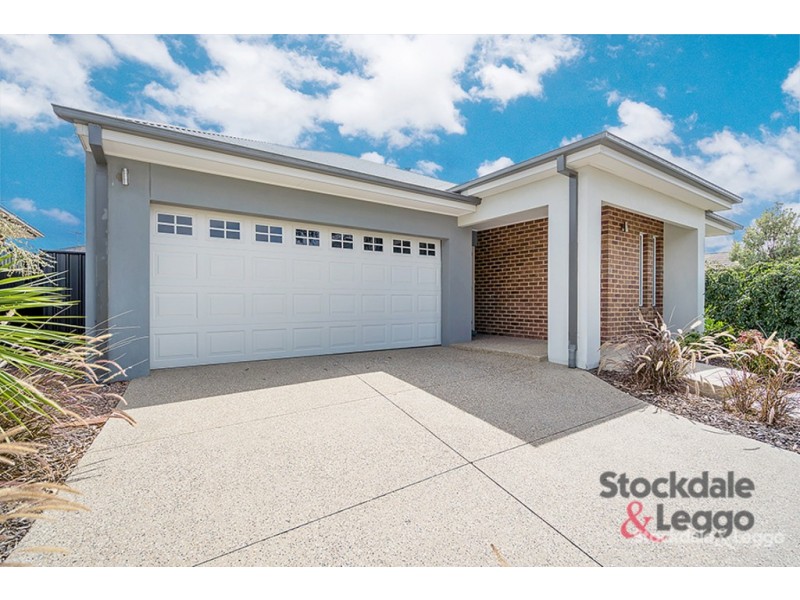 10 Waterway Street, Craigieburn VIC 3064