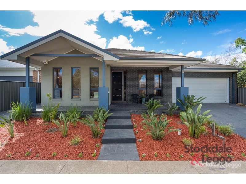 5 Nottingham Close, Craigieburn VIC 3064