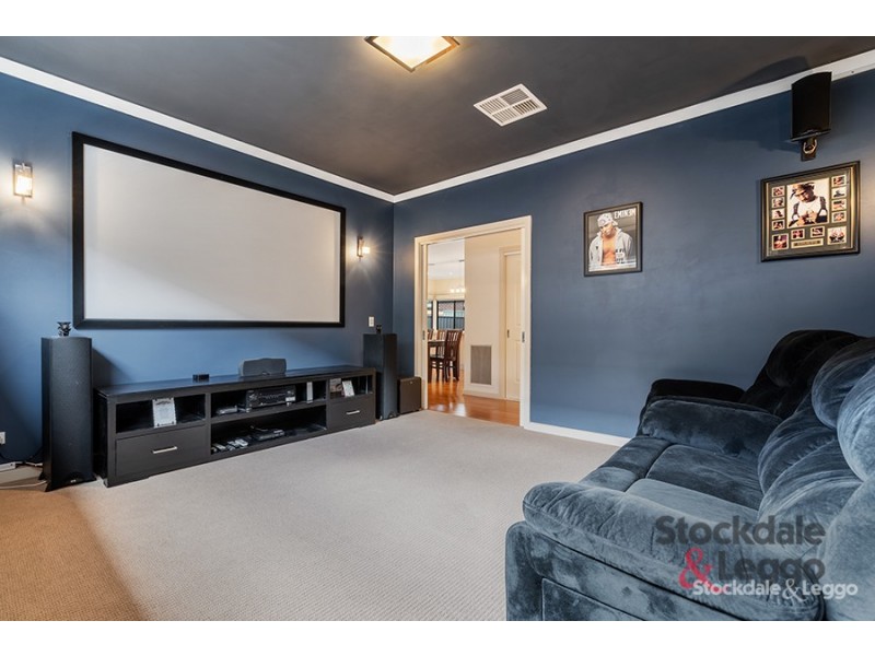 5 Nottingham Close, Craigieburn VIC 3064