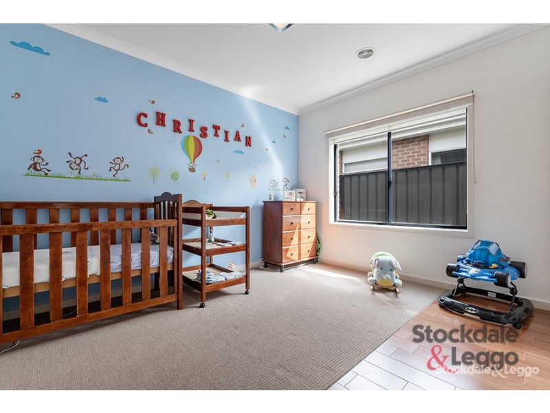 5 Nottingham Close, Craigieburn VIC 3064