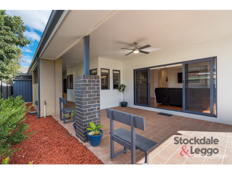 5 Nottingham Close, Craigieburn VIC 3064