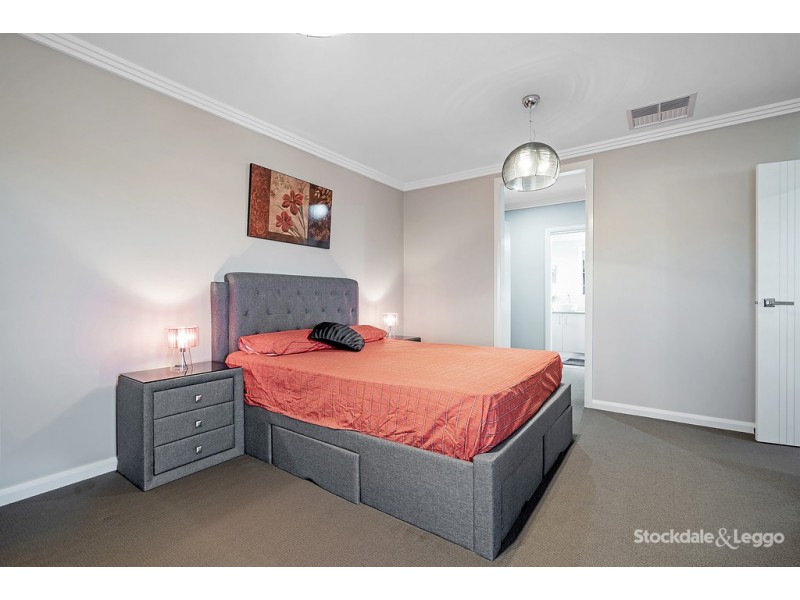 16 Reveille Way, Mickleham VIC 3064