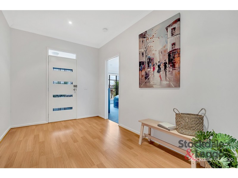 30 Cradle Mountain Drive, Craigieburn VIC 3064