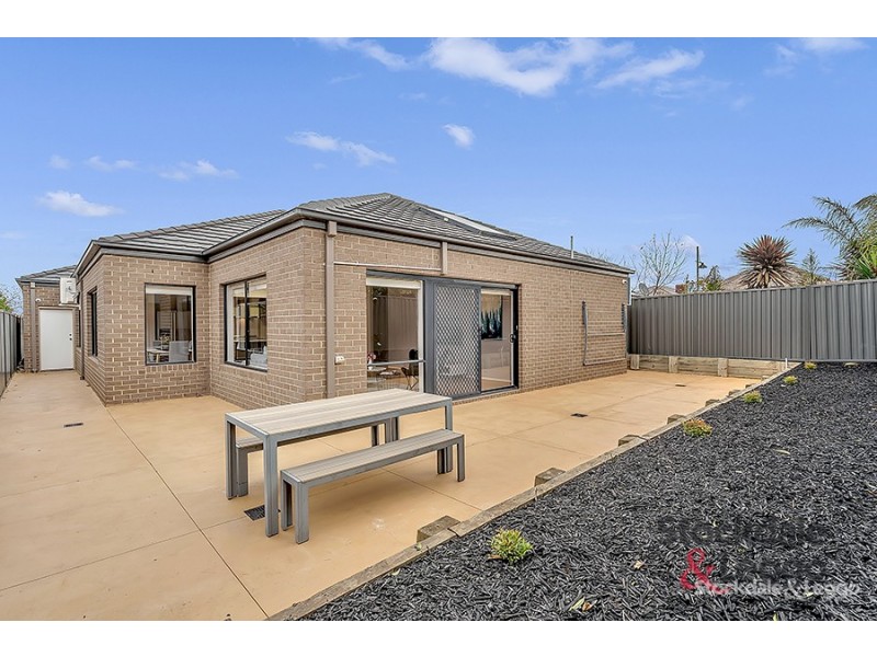 30 Cradle Mountain Drive, Craigieburn VIC 3064
