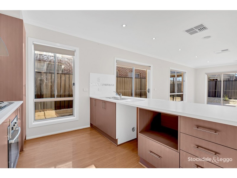 68 Huntington Drive, Craigieburn VIC 3064