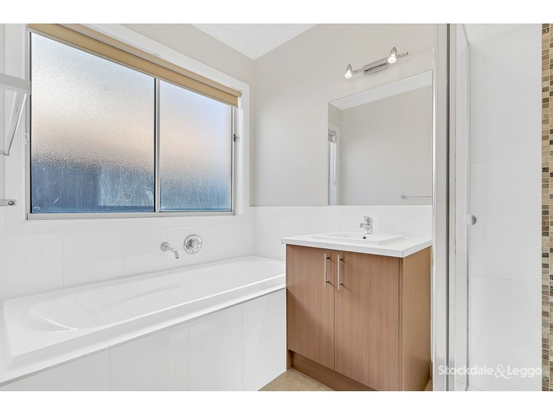 68 Huntington Drive, Craigieburn VIC 3064