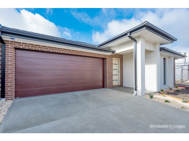 15 Millau Avenue, Craigieburn VIC 3064