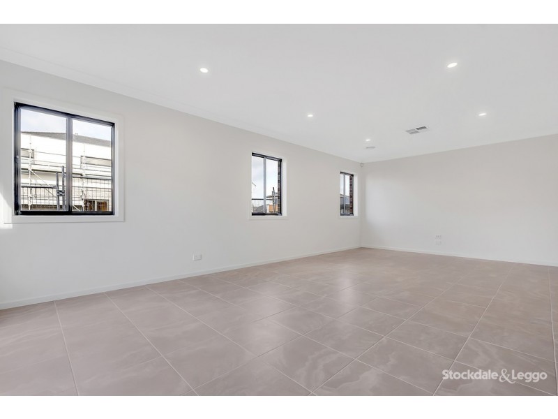 15 Millau Avenue, Craigieburn VIC 3064