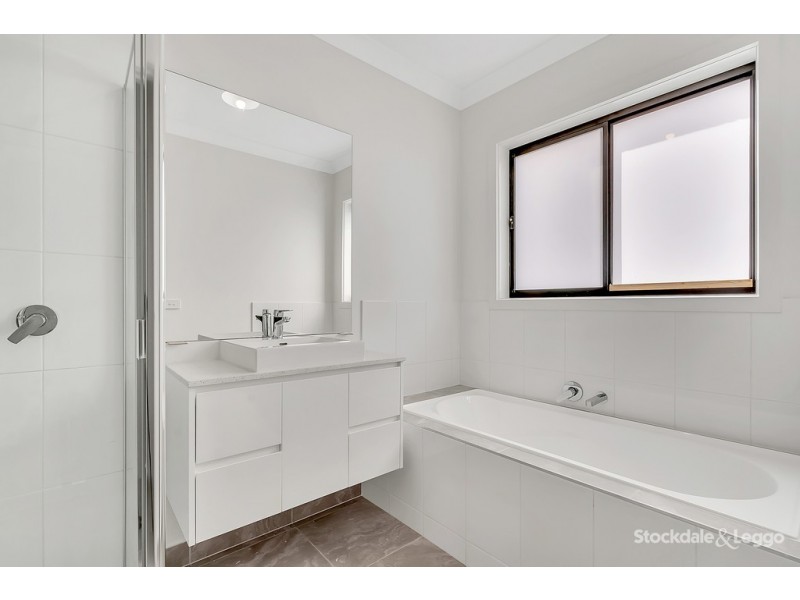 15 Millau Avenue, Craigieburn VIC 3064