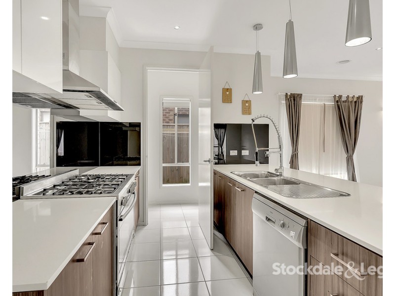 31 Celeste Street, Mickleham VIC 3064