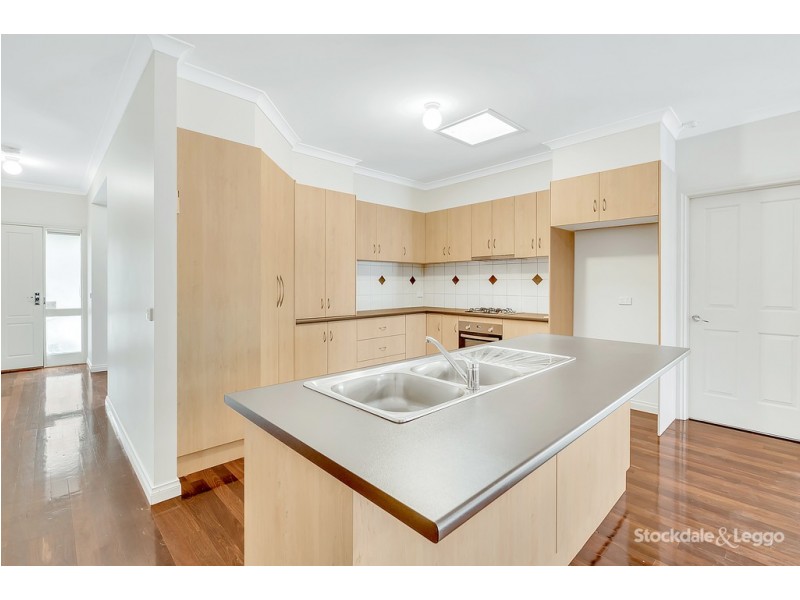 6 Beechville Place, Craigieburn VIC 3064