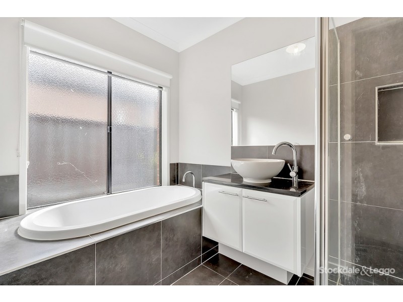 20 Holman Avenue, Craigieburn VIC 3064