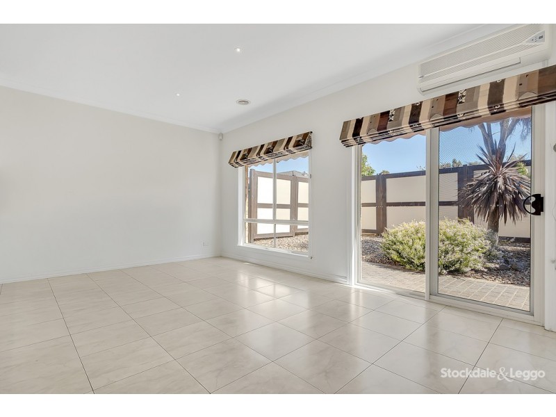 21 Statesman Avenue, Roxburgh Park VIC 3064
